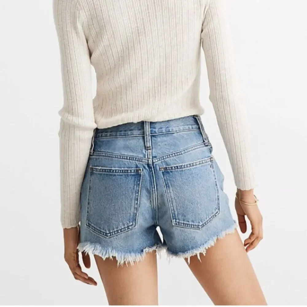 Madewell Relaxed Denim Shorts in Foxglen Wash